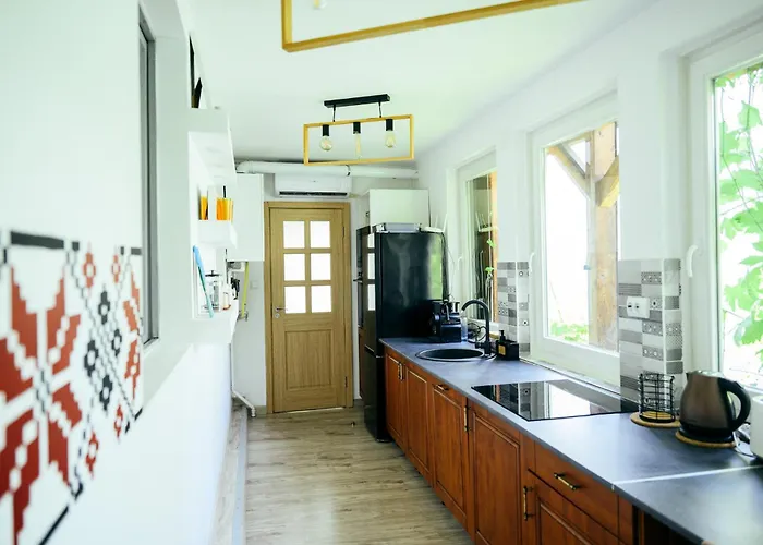 Cotroceni Upstairs Apartment *