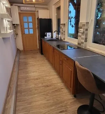 Cotroceni Upstairs Apartment *